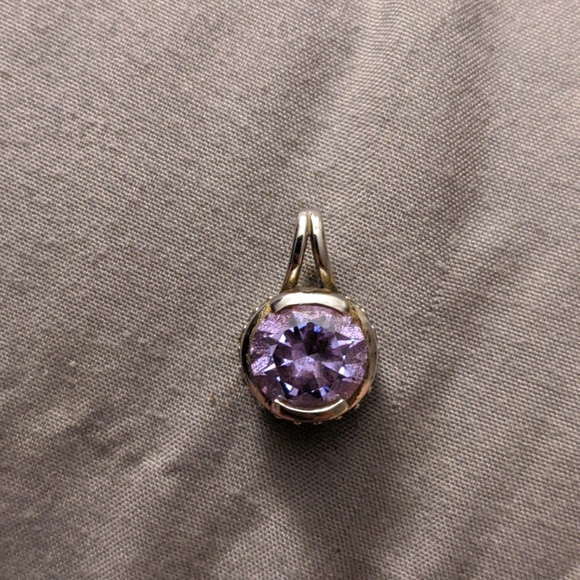 Beautiful purple cz pendant - Picture 1 of 3